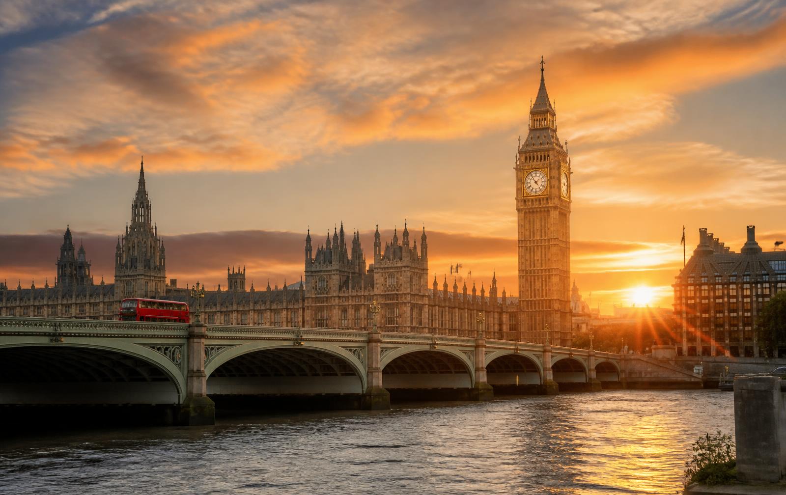 Big Ben, Westminster Bridge and the River Thames at sunset &mdash; UK visit visa from Dubai